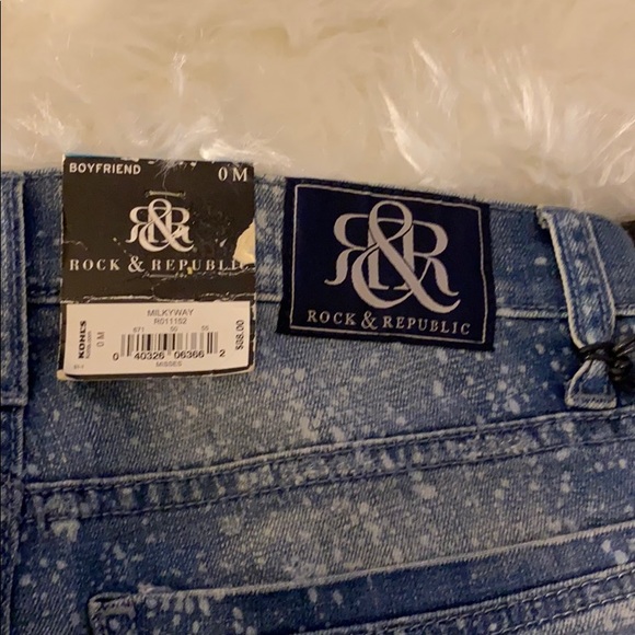 Rock & Republic Fun Boyfriend Jeans - Picture 7 of 12